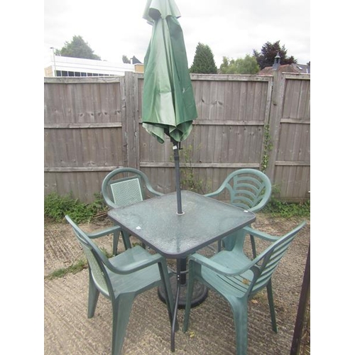 990 - GARDEN TABLE; FOUR CHAIRS AND UMBRELLA