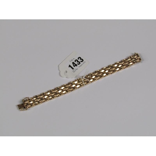 1433 - 9ct GOLD BRACELET 19cms L - 27g