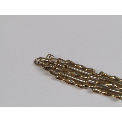 1434 - 9ct GOLD GATE BRACELET - 18cms L, 11g