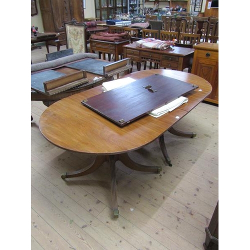 1807 - REGENCY STYLE MAHOGANY TWIN PILLAR DINING TABLE WITH ADDITIONAL LEAF