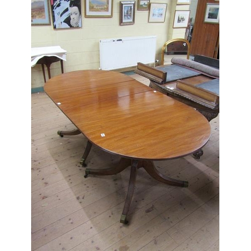 1807 - REGENCY STYLE MAHOGANY TWIN PILLAR DINING TABLE WITH ADDITIONAL LEAF