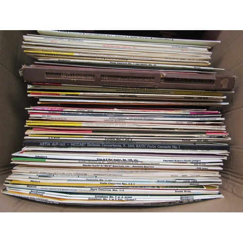 689 - BOX OF MIXED RECORDS