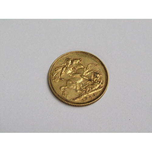 101 - A 1900 Victorian gold sovereign.