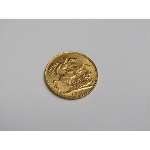 103 - A 1910 Edward VII gold sovereign.