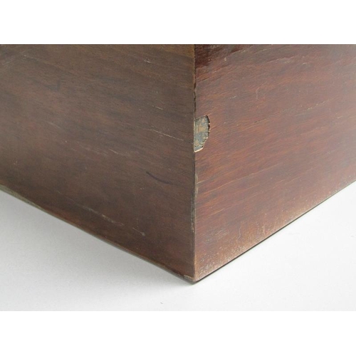 33 - A late 19c Swiss music box retailed by Julio Musques of Montevideo.  The 16cm long barrel has a comb... 