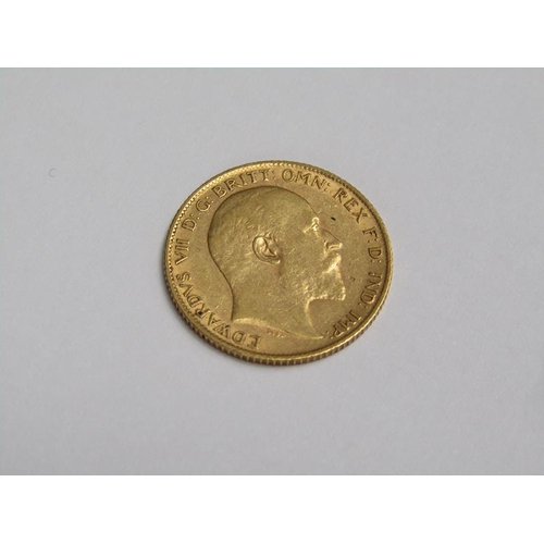 95 - A 1905 gold half sovereign.