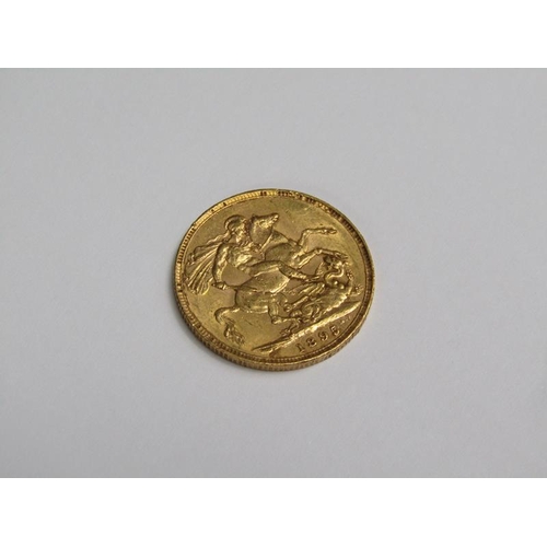 98 - An 1895 Victorian gold sovereign.