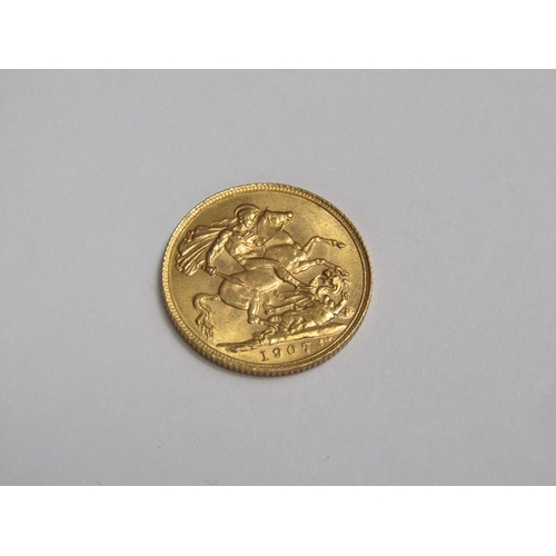 106 - A 1907 gold sovereign.