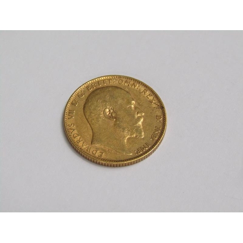 113 - A 1903 gold sovereign.