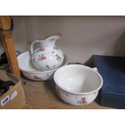 98 - TRANSFER PRINTED WASH SET AND CHAMBER BOWL