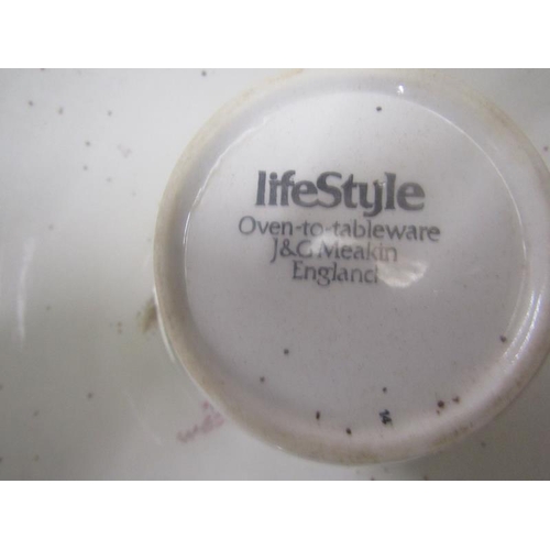 277 - BOX OF MEAKIN LIFESTYLE TEA AND TABLEWARES