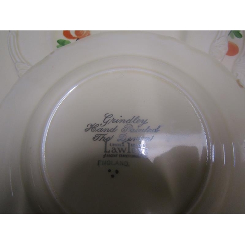 301 - BOX TO INCL TABLEWARES