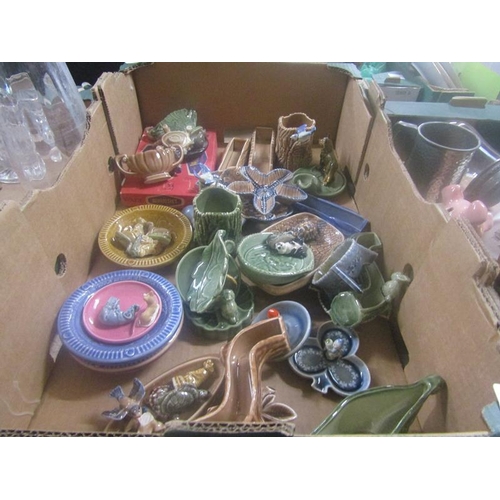 324 - BOX OF WADE PORCELAIN