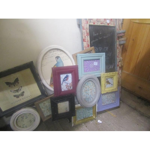 376 - WALL PHOTO FRAMES ETC