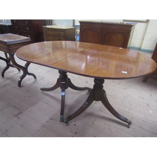 1479 - 19c REGENCY STYLE MAHOGANY TWIN PILLAR DINING TABLE WITH A LEAF 96cms EXTENDED