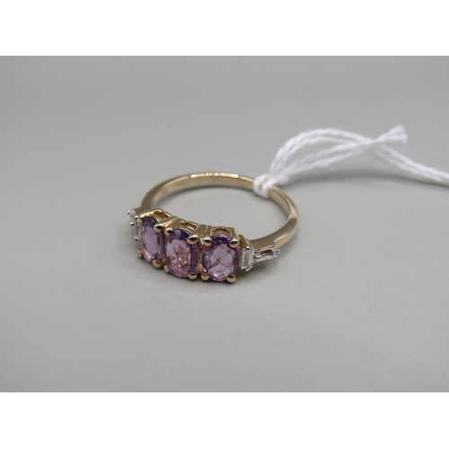 1250 - GOLD PURPLE SAPPHIRE THREE STONE SET RING SIZE L 1/2