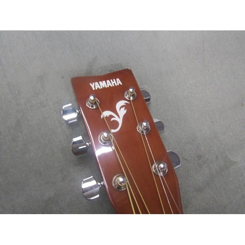 1260 - CLASSICAL YAMAHA GUITAR