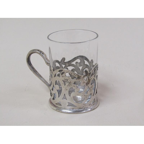 1519 - SIX SILVER TOT HOLDERS WITH CLEAR GLASS TOTS