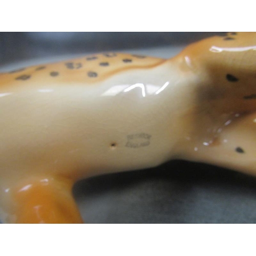 1547 - BESWICK TIGER AND A LEOPARD, LARGEST 29cms L