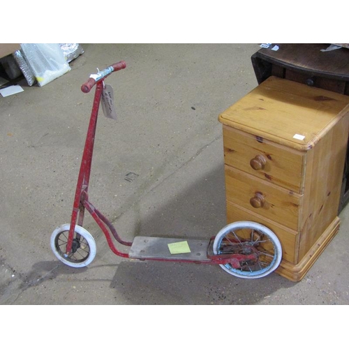 630 - VINTAGE SCOOTER