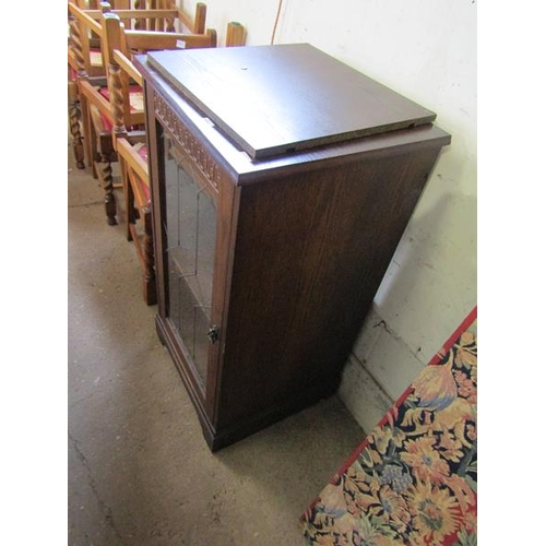 673 - STEREO CABINET