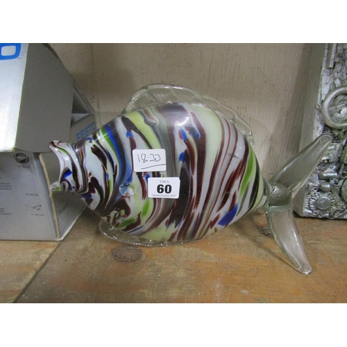 60 - ART GLASS FISH