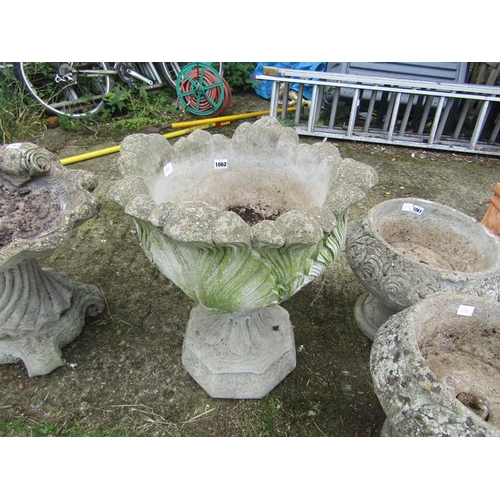 1062 - CONCRETE GARDEN URN