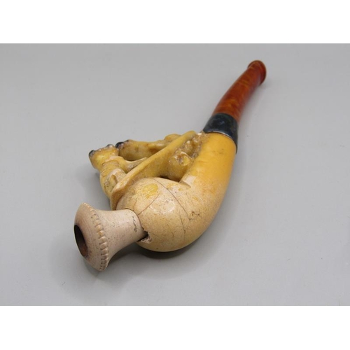 1510 - MEERSCHAUM CHEROOT HOLDER CARVED AS TWO DOGS IN ORIGINAL CASE, 10CM L