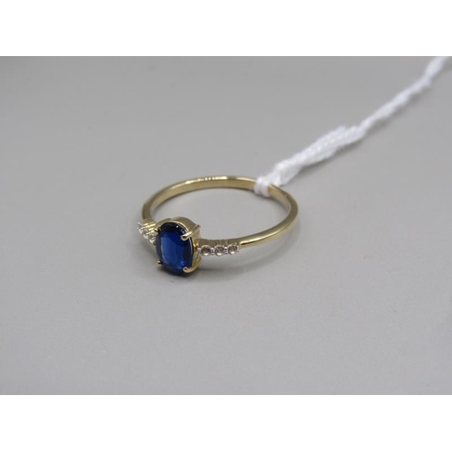 1605 - GOLD SAPPHIRE SET RING