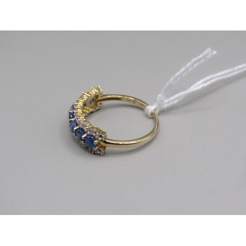 1606 - GOLD BLUE AND WHITE SAPPHIRE SET RING, SIZE N 1/2