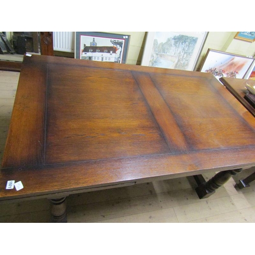 1971 - OAK EXTENDING DINING TABLE 168 x 77 cms