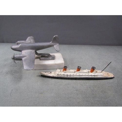 1372 - MODEL OF A LANCASTER BOMBER; CRUISE SHIP, 18CM L