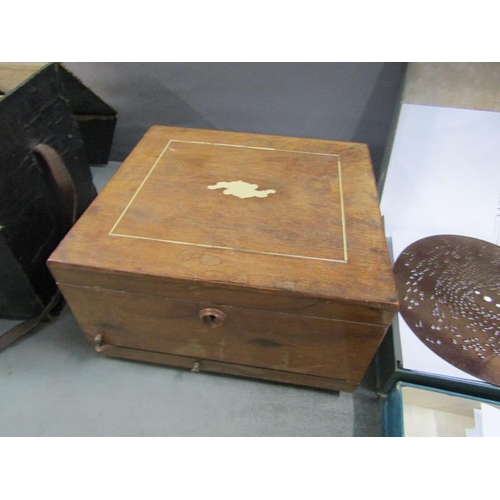 1395 - EARLY 20C CASED POLYPHONE, CASE 31CM AND DISCS