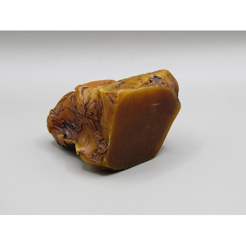 1416 - ORIENTAL CARVED AMBER TYPE FIGURE