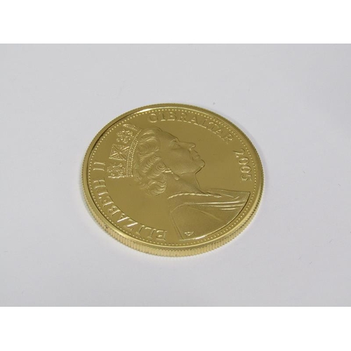 1422 - 60th ANNIVERSARY OF D DAY VE DAY 2005 GIBRALTAR £5 COIN