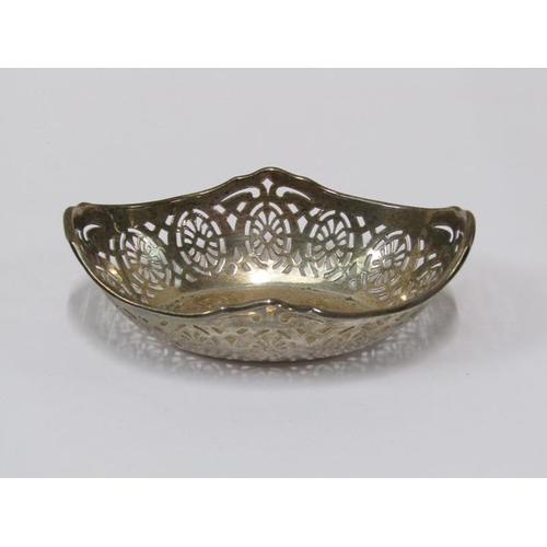 1443 - PAIR OF EDWARDIAN SILVER PIERCED DISHES