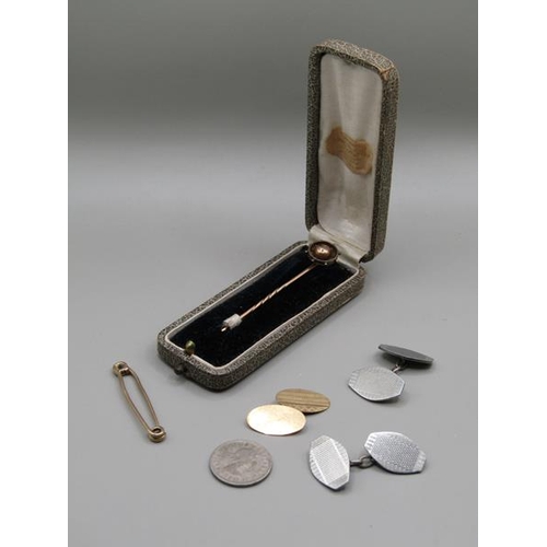 1459 - GOLD CUFFLINK, GOLD PIN, GOLD CLIP PLUS PAIR OF SILVER CUFFLINKS - GOLD 4.9g TOTAL