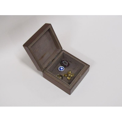 1477 - BOX ; GOLD BACKED MEMORIAL BROOCHES AND A YELLOW CITRINE PENDANT