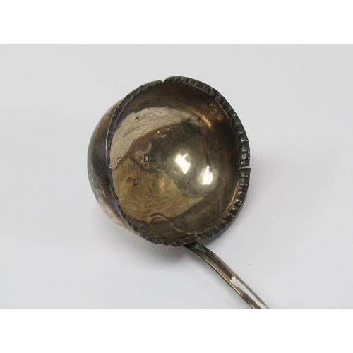 1560 - WOODEN HANDLED SILVER TODDY LADEL