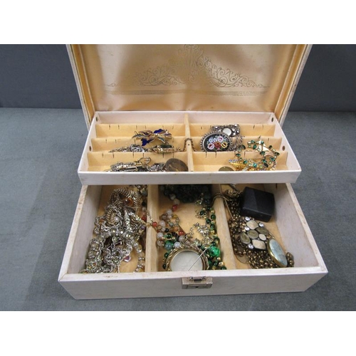 1718 - JEWELLERY BOX AND CONTENTS