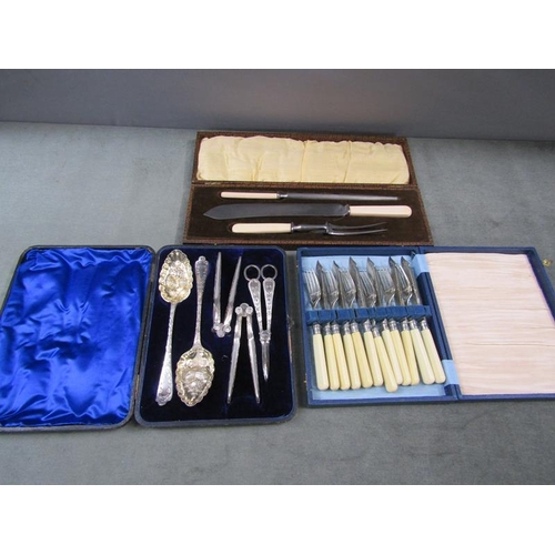 1726 - CARVING SET, BOX OF SILVER PLATED BERRY SPOONS AND A BOX OF SILVER PLATE FISH KNIVES AND FORKS