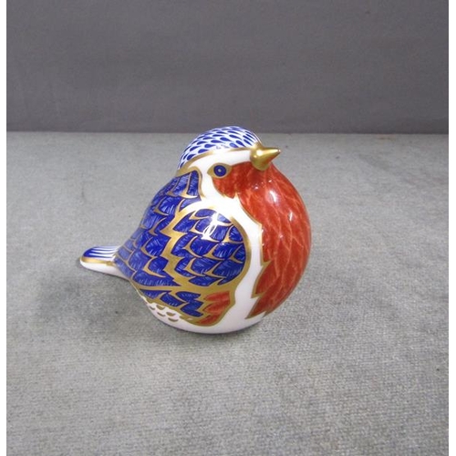 1788 - ROYAL CROWN DERBY ROBIN PAPERWEIGHT 7cms H