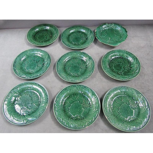 1792 - 19c VICTORIAN GREEN MAJOLICA PLATES, 23cms DIA