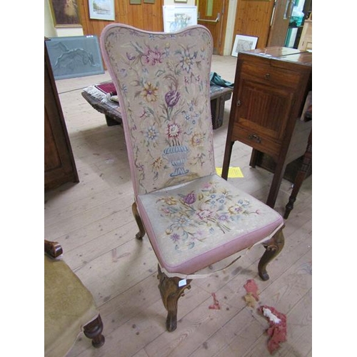 1922 - VICTORIAN UPHOLSTERED SINGLE CHAIR WITH CARVED WOODEN LEGS AND FLORAL UPHOLSTERY