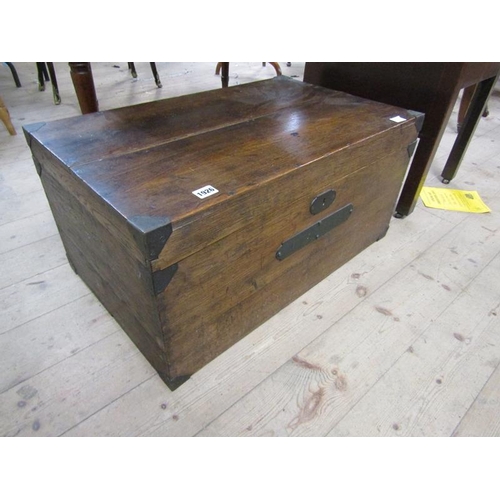 1926 - 19c OAK TRAVEL BOX 71cms W