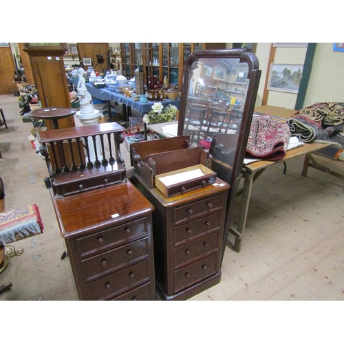 1936 - VICTORIAN MAHOGANY PEDESTAL DRESSING TABLE WITH MIRROR (137 x 60cms)