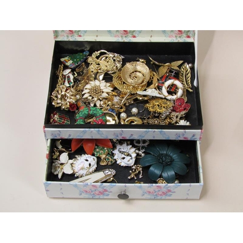 1619 - TWO BOXES OF COSTUME JEWELLERY, BROCHES ETC.