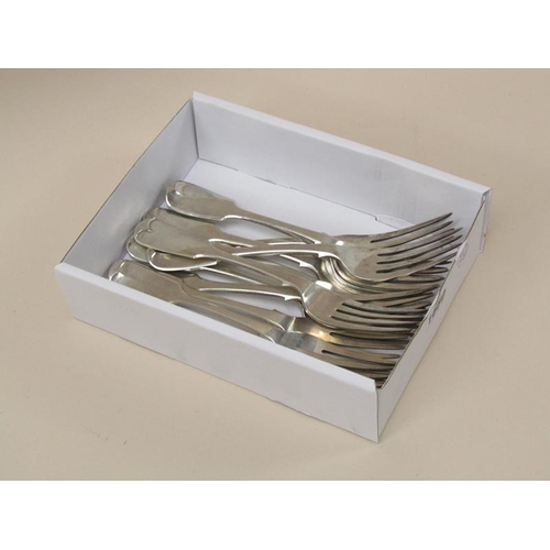 1660 - TWELVE VICTORIAN SILVER FORKS, 31.6ozt