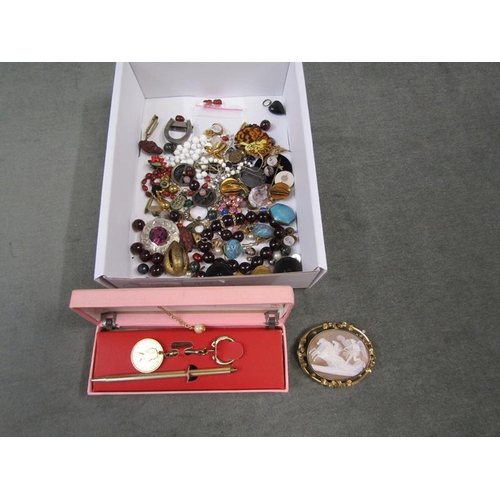 1768D - BOX OF MIXED EARRINGS, BROOCHES ETC.