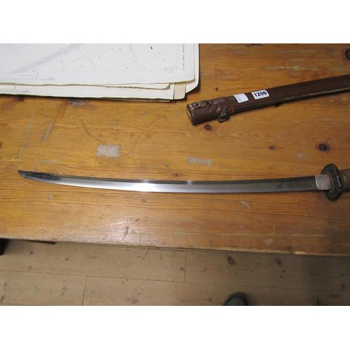 1206 - JAPANESE SWORD, 61CM BLADE, 86CM L OVERALL WITH A LEATHER SHEATH